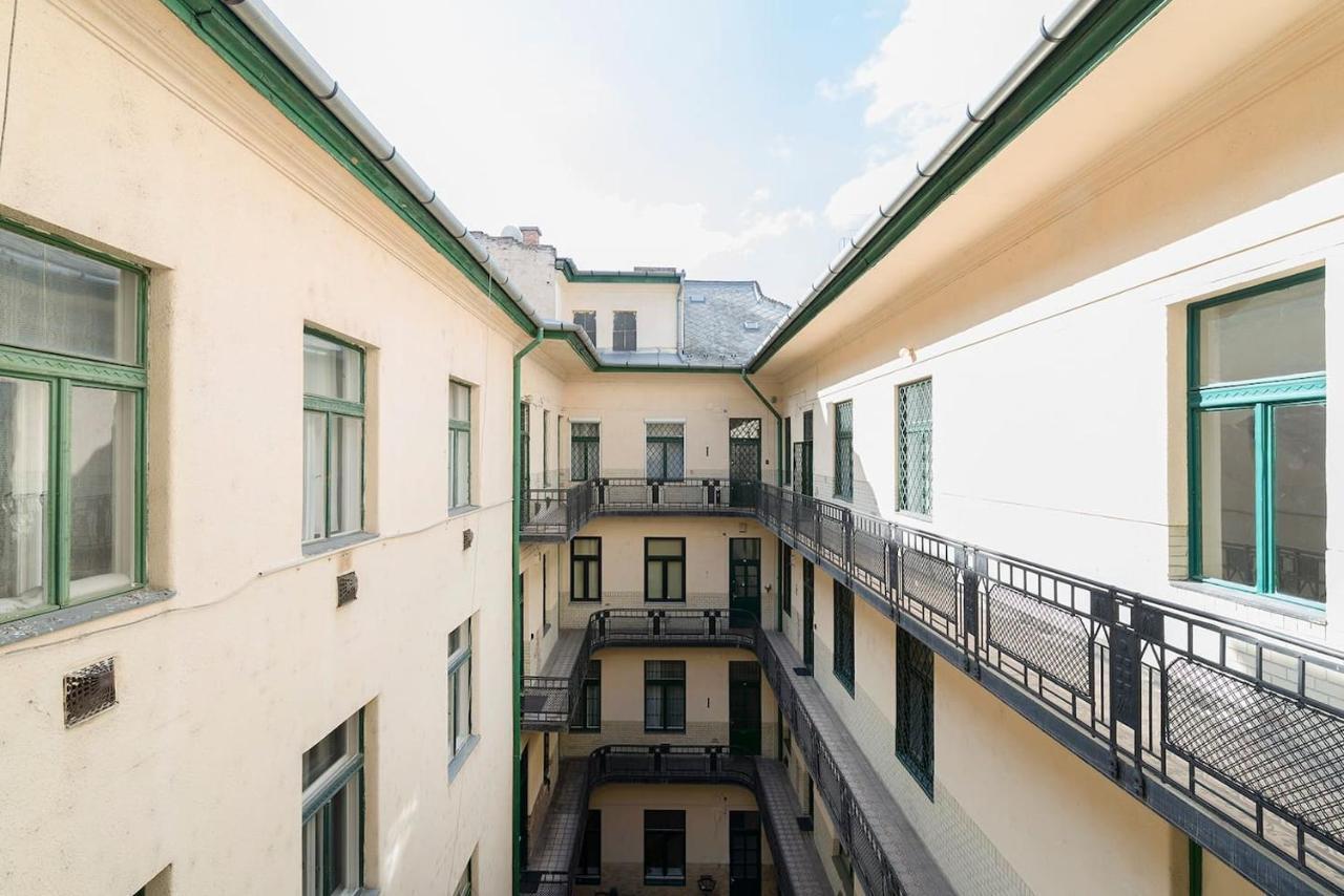 Vaci Street Premier Apartment Budapest Ngoại thất bức ảnh